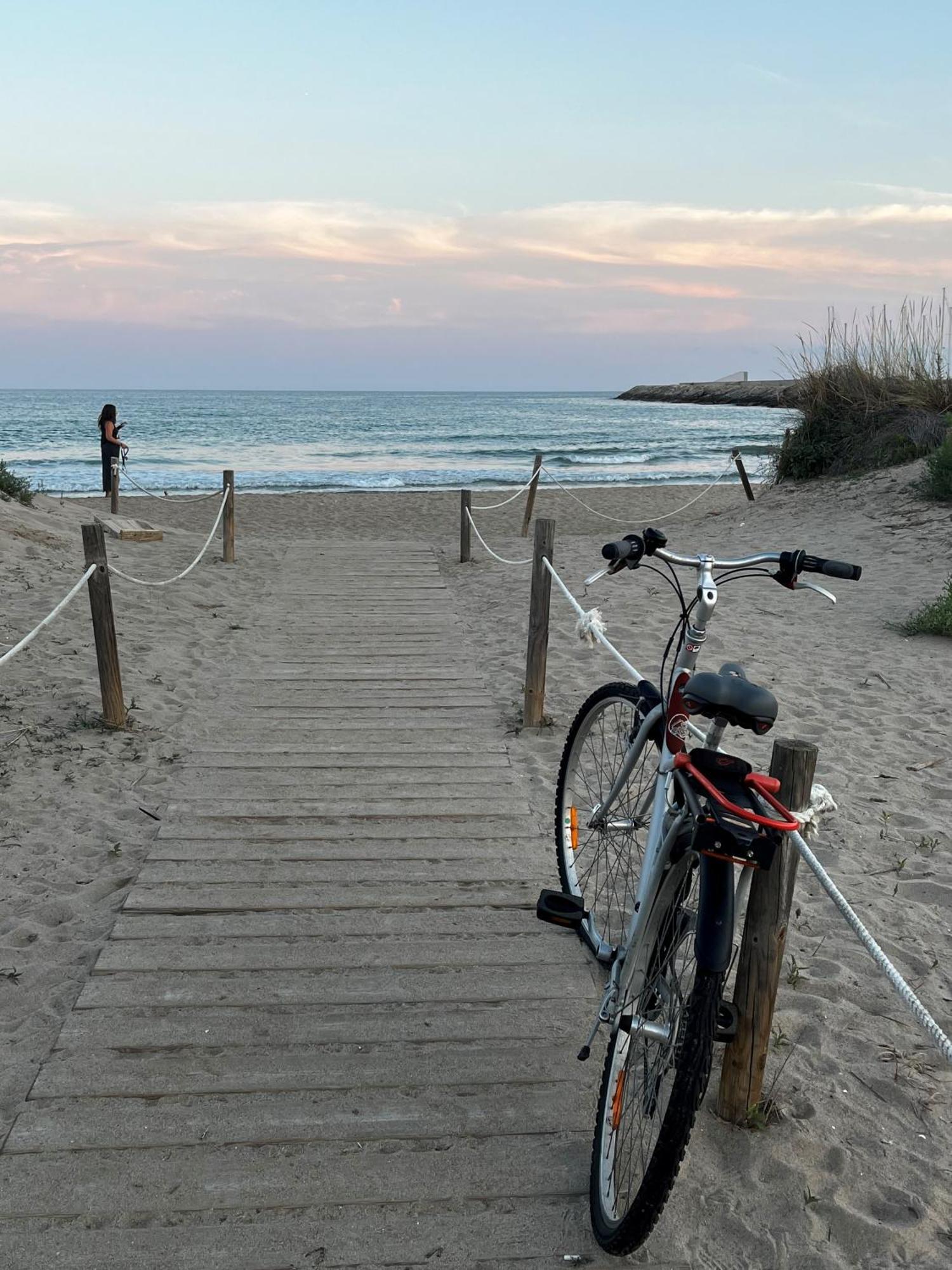Acogedor Y Amplio Apartamento Familiar A Pie De Playa 卡拉费尔 外观 照片
